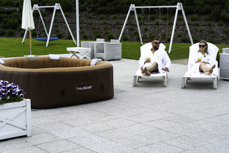 THUNDER BREVE pripučiama sodo sūkurinė vonia