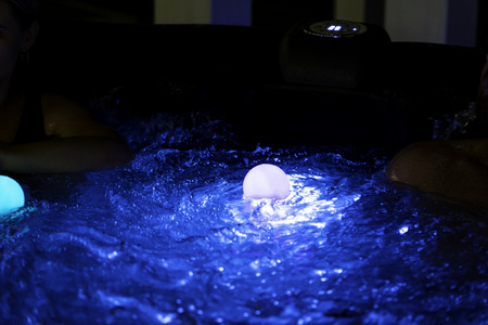 THUNDER plaukiojanti LED lempa