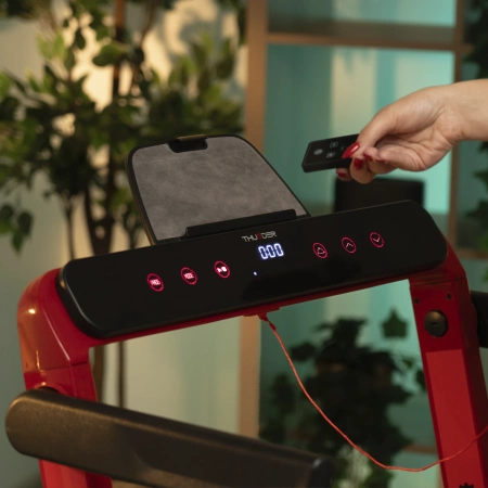 THUNDER RACE-RED elektrinis bėgimo takelis