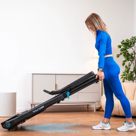 THUNDER ULTRA-BLACK elektrinis bėgimo takelis