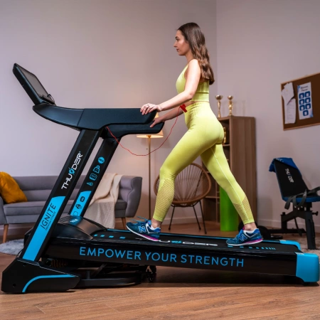 THUNDER IGNITE-S-TFT-BLACK elektrinis bėgimo takelis